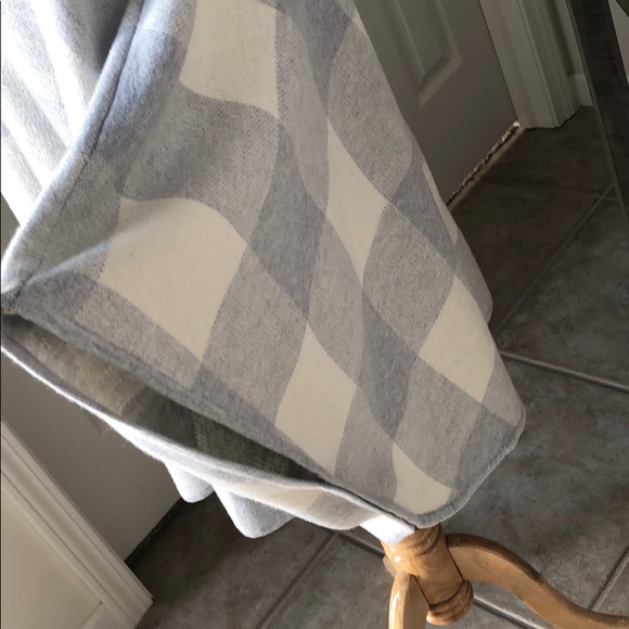 💕🆕JONES NEW YORK💕 Buffalo Plaid Cape - Picture 6 of 7